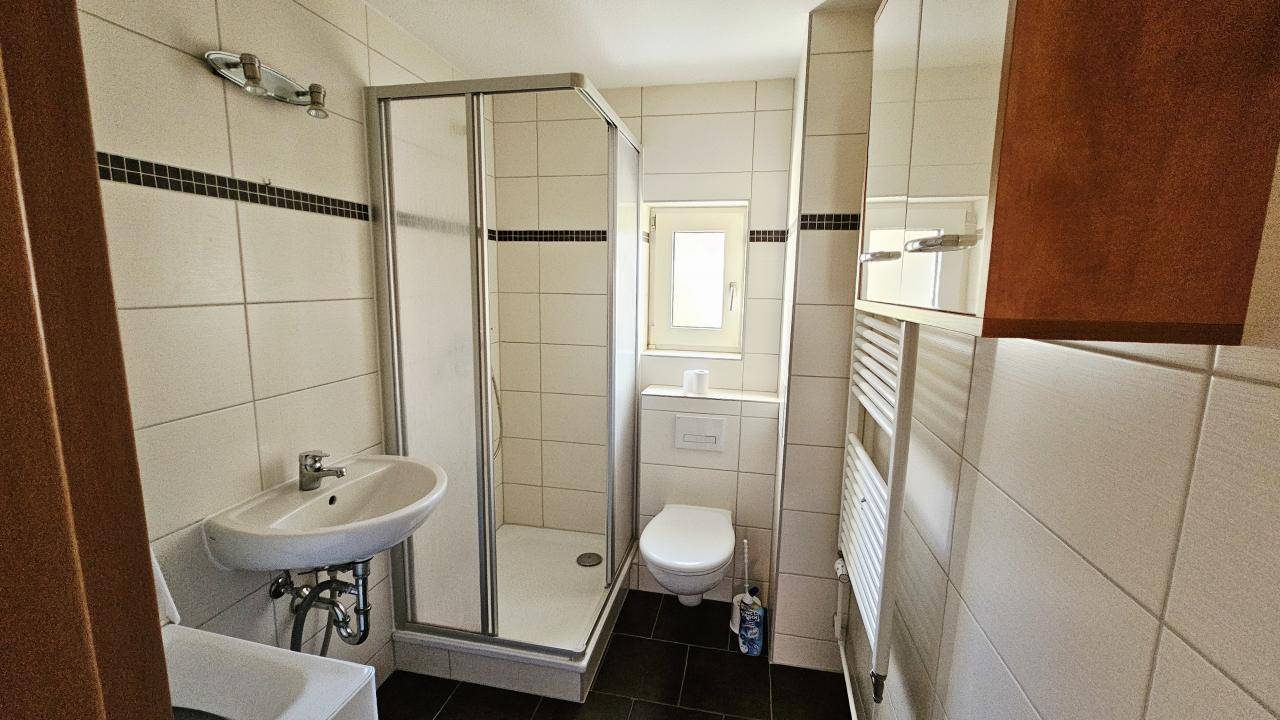 Hugo-Junkers-Allee // Bad