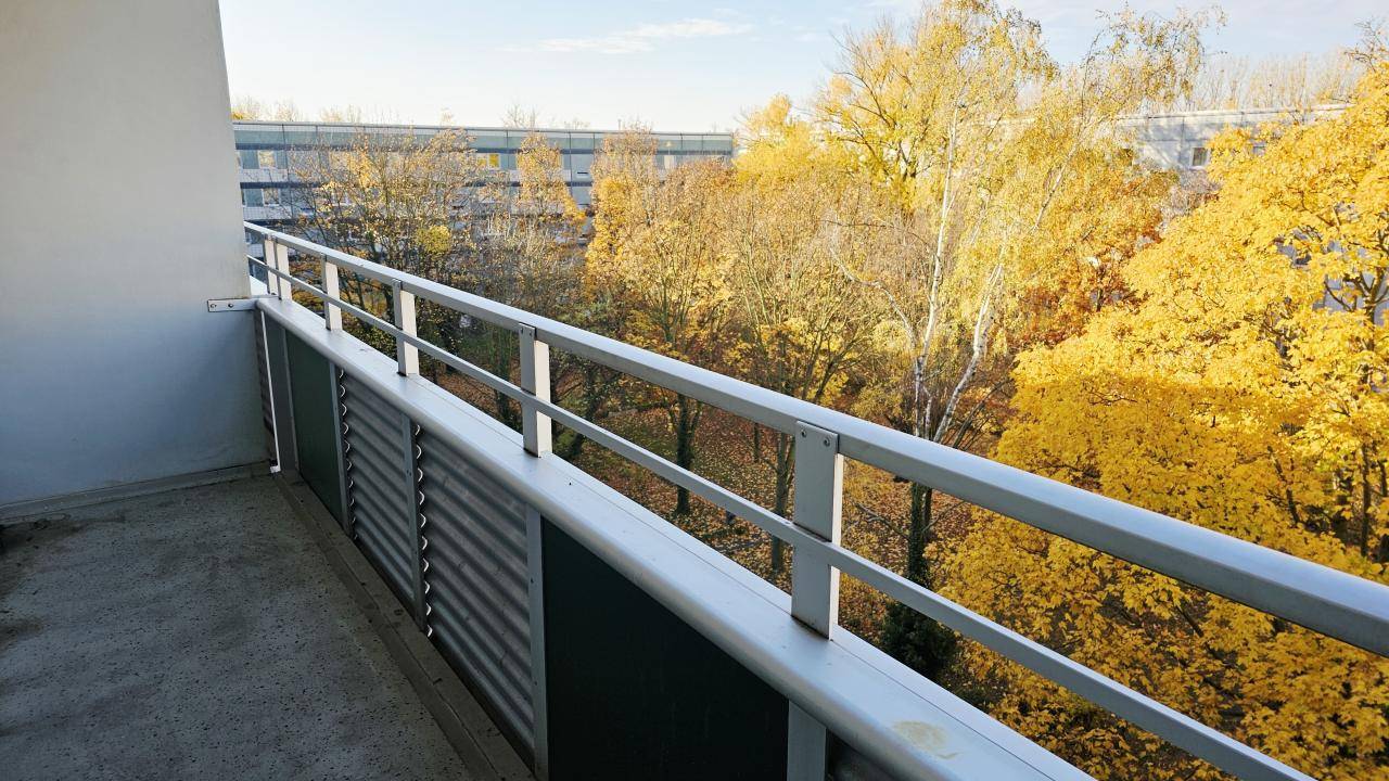 Johannes-Göderitz-Str. // Balkon