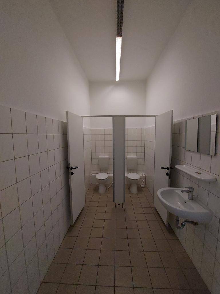  // getrennte WC-Anlage im OG