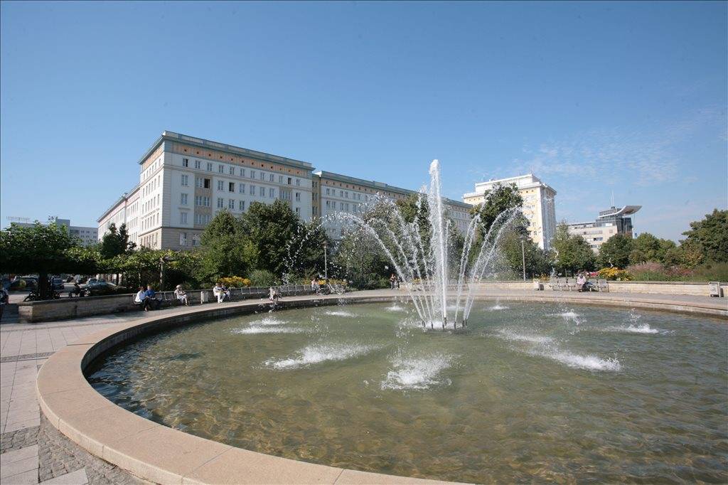 Ulrichplatz // mit Brunnen